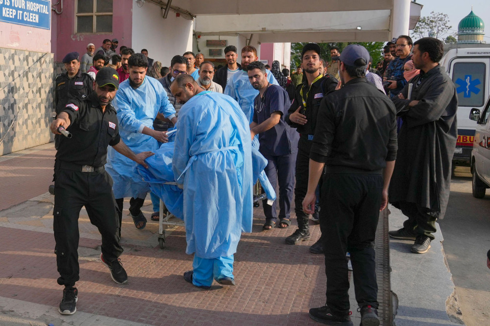 Tensions Rise as Indian and Pakistani Forces Exchange Fire in Kashmir Amid Ongoing Conflict